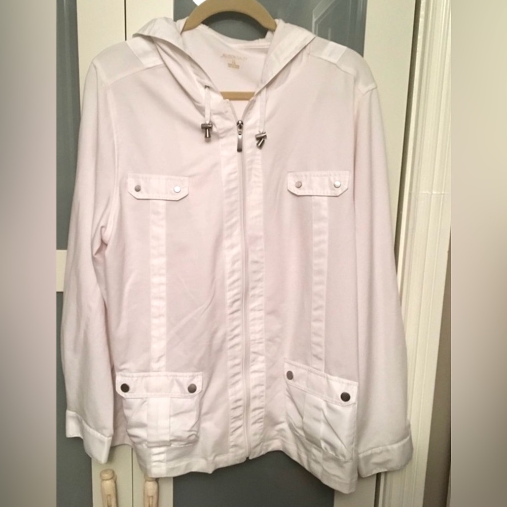 Allison Daley white zip jacket